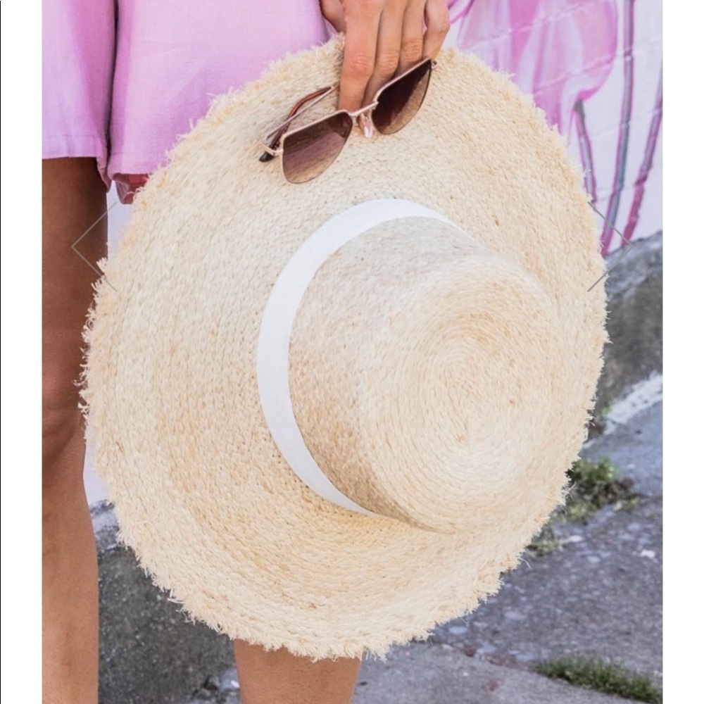 Straw beach hat